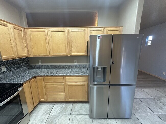 Foto del edificio - "Spacious 3-Bedroom Duplex Oasis in Hurricane, UT – 2 Full Baths & 1,263 Sq Ft of Comfort!"