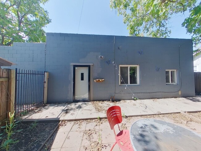 Building Photo - 1927 W McCormick St