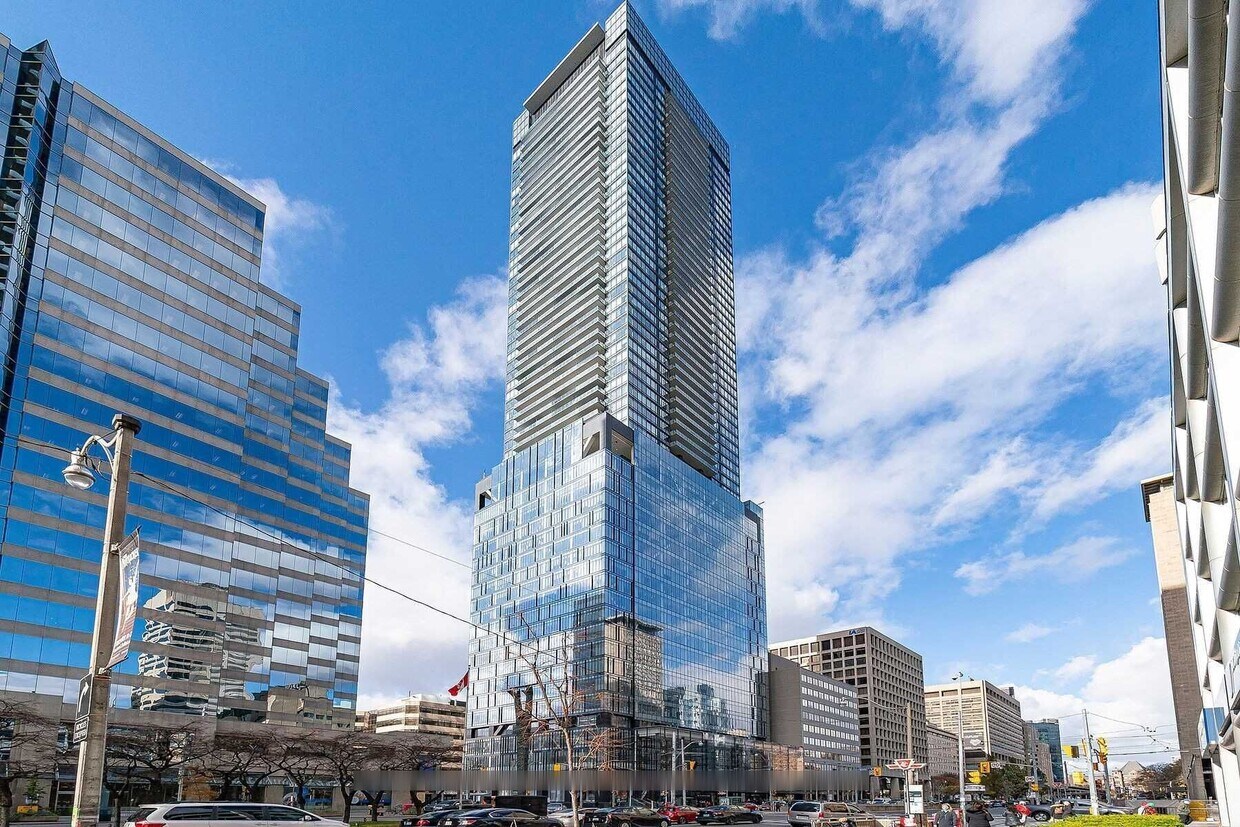 Photo principale - 488 University Ave