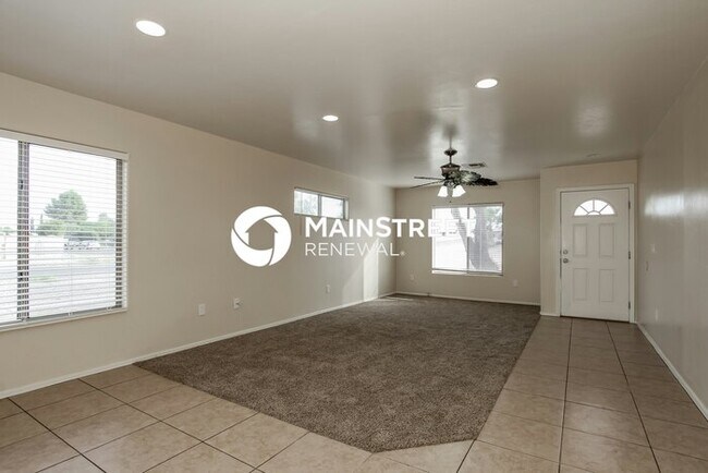 Foto del edificio - 3 Bedroom Pet-Friendly Home in TUCSON, AZ with Main Street Renewal