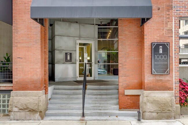 Building Photo - 1000 W Washington Blvd