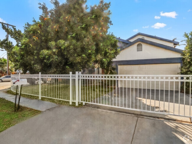 Building Photo - 7803 Goldmine Ln