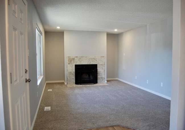 Building Photo - 2255 Split Rock Dr