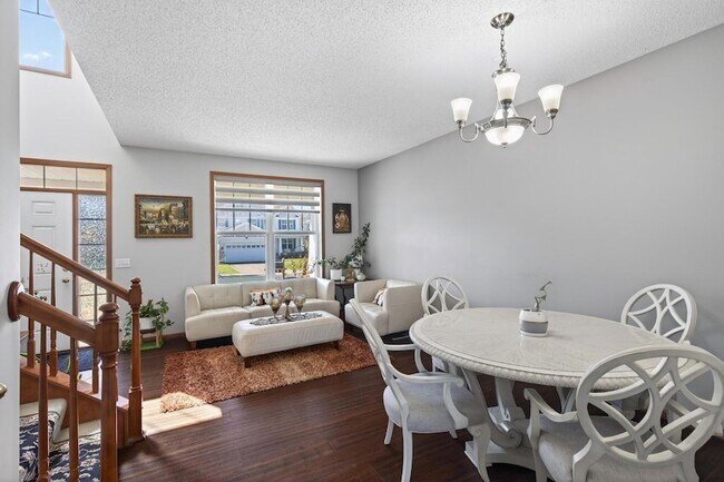 Foto del edificio - 15275 Plumstone Dr