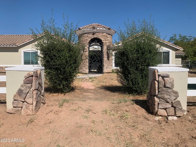 Building Photo - 5502 N 105th Ln