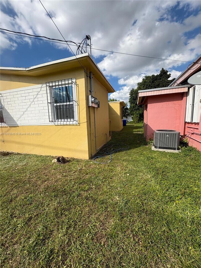 Foto del edificio - 1491 NW 56th St