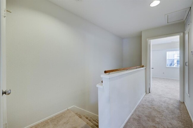 Building Photo - 5807 Beverly Hill St