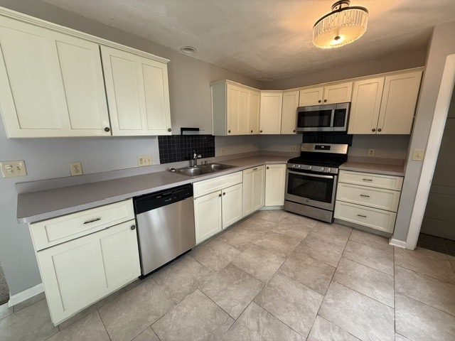 Foto del edificio - 455 Ridge Dr