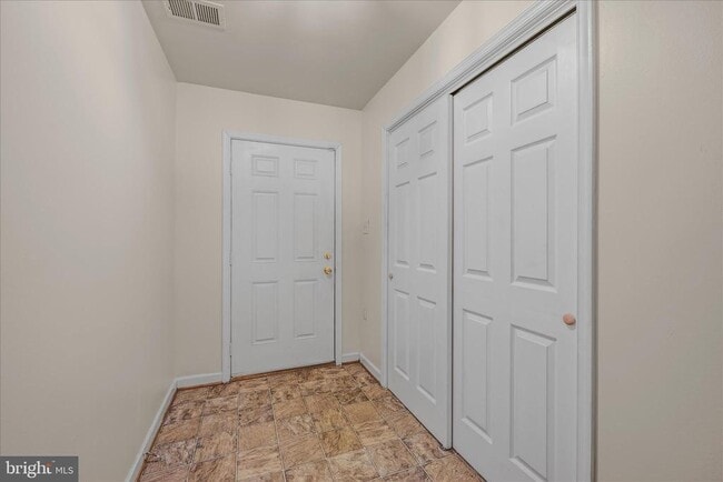 Building Photo - 36 Bruce Dr