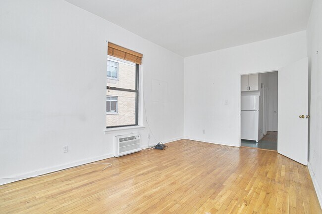 Building Photo - 140 Claremont Avenue