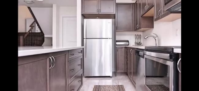 Kitchen - 403 Westwood Dr