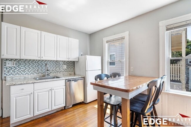 71-73 Neponset Ave. Unit 3 - 71-73 Neponset Ave. Unit 3 Apartment
