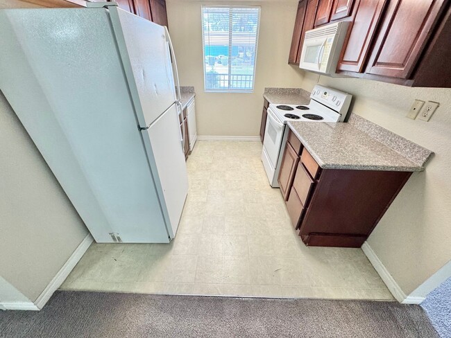 Foto del edificio - BEAUTIFUL 1 BEDROOM CONDO!