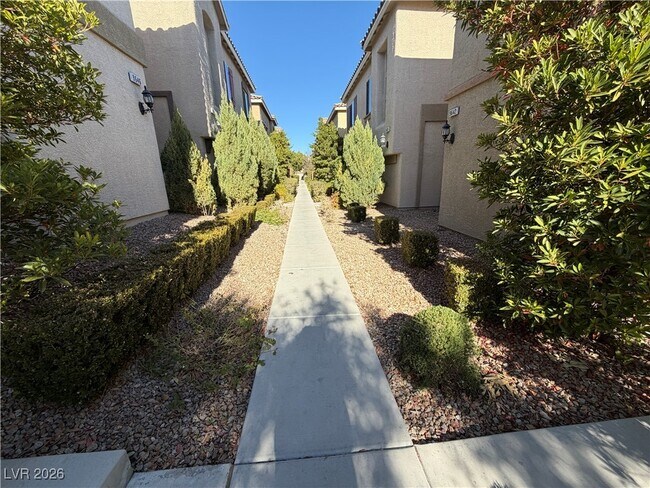 Foto del edificio - 9642 Volk Ave