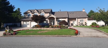 Building Photo - 16 Eastwood Pl
