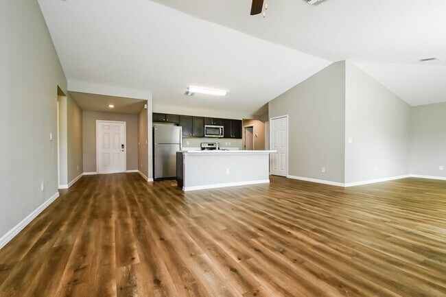 Building Photo - 384 Dewhurst St