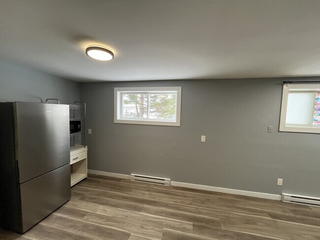 Building Photo - 200 Spruce St