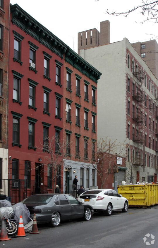 Foto del edificio - 330 E 117th St