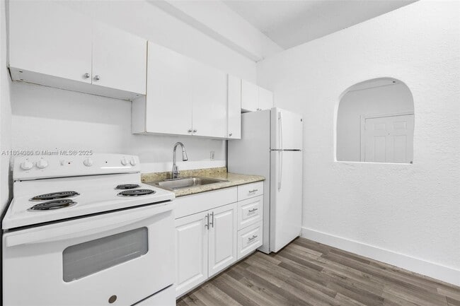 Foto del edificio - 2300 W Flagler St