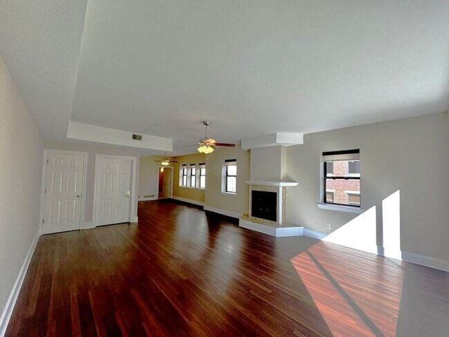 Building Photo - Peregrine 128