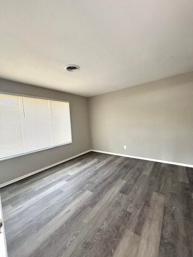 Foto del edificio - 1282 Crosland Dr NE