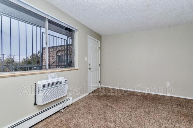 Building Photo - 1205 Yosemite St