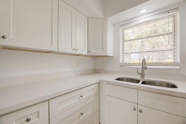 Foto del edificio - 1017 NW 30th Ct