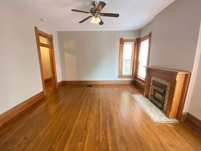 Foto del edificio - Neil Ave 1043-1045 NCR