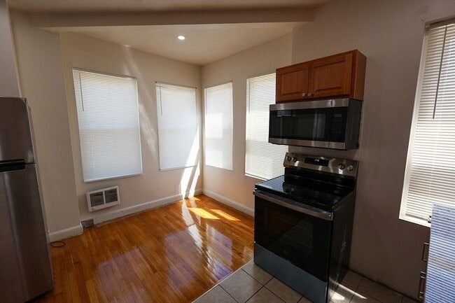Photo - 1 Kenilworth Street Unit 2 Apartment