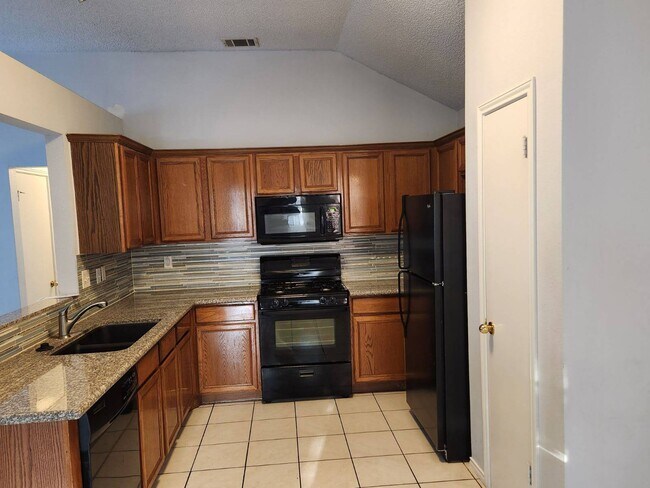 Cocina - 2150 Redwing Way