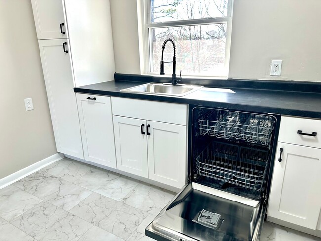 Building Photo - 2722 Riedling Dr