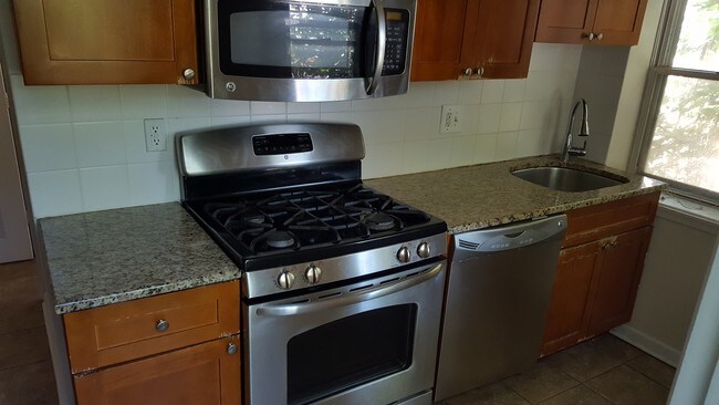Kitchen - 3415 Race St