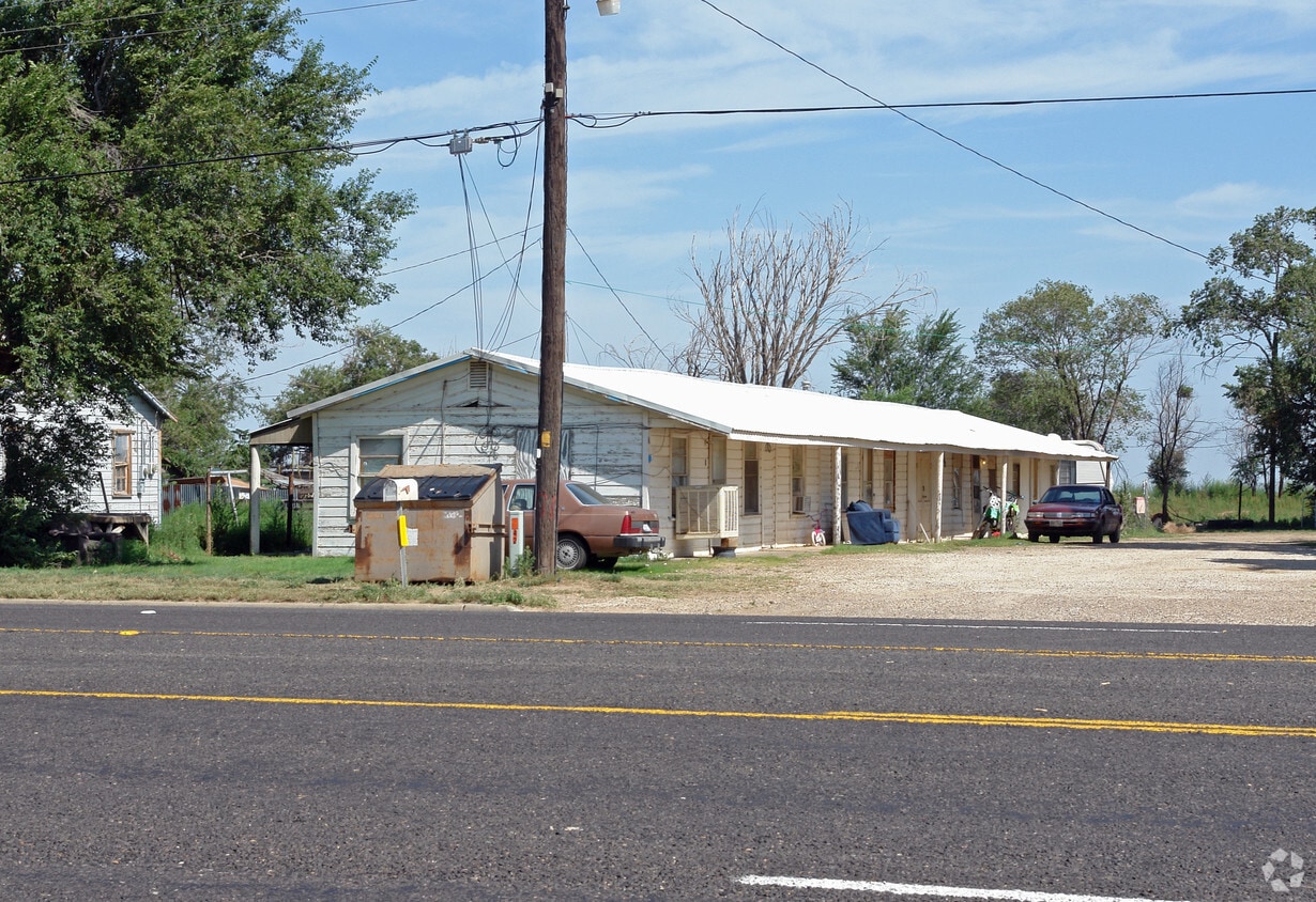 2413 E 5th St, Plainview, TX 79072 Apartments in Plainview, TX