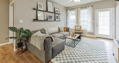 Building Photo - Hill Place