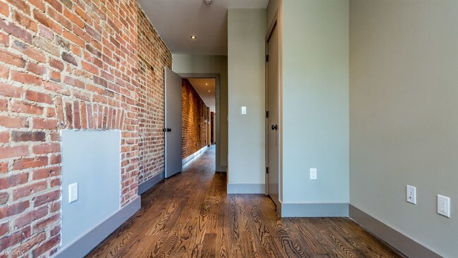 Foto del edificio - 266 Malcolm X Blvd