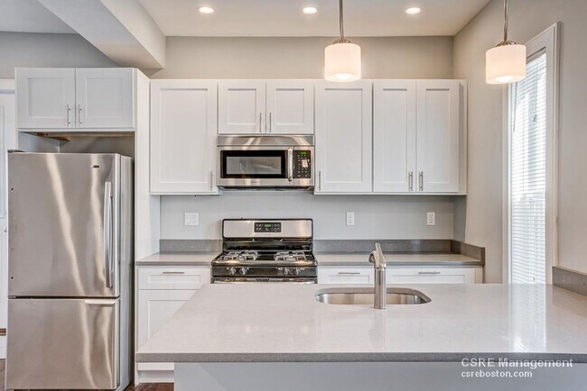 Building Photo - Nice 3 bed in Boston