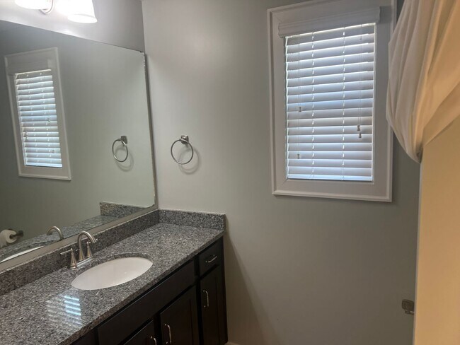 Foto del edificio - Must See Home In Madison City!