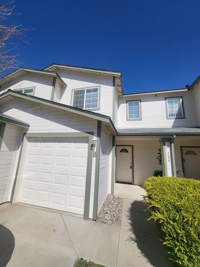 Building Photo - 296 Sweetwater Cir