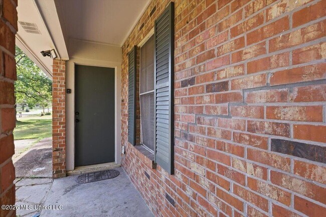 Building Photo - 2549 Jennifer Dr