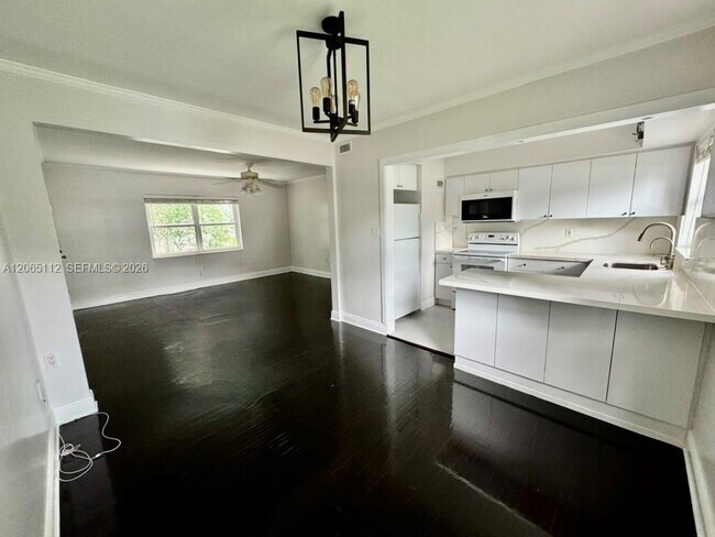 Foto del edificio - 7740 SW 54th Ct