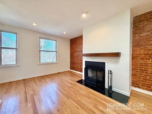 Foto del edificio - 1239 C St SE