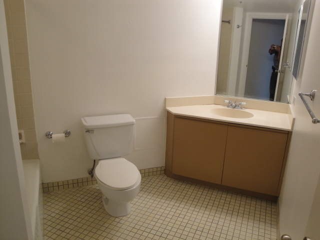 Building Photo - Waikiki - Liliuokalani Gardens-1BR 1 BA Co...