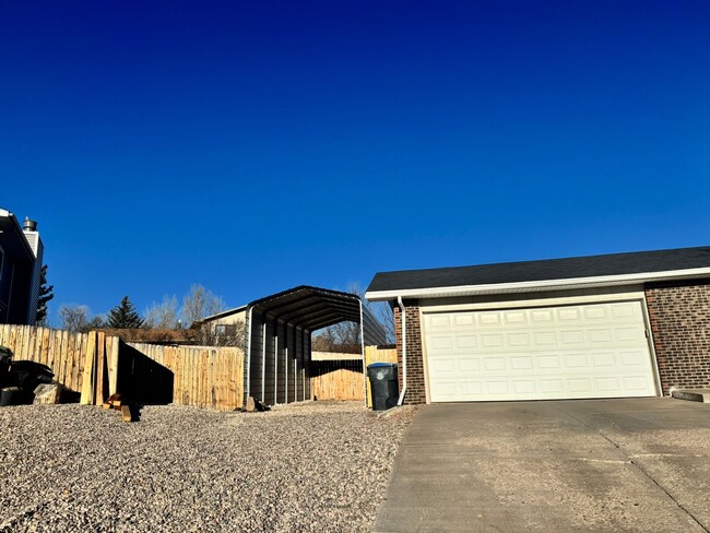 Building Photo - Enjoy Quiet Cul-de-sac living