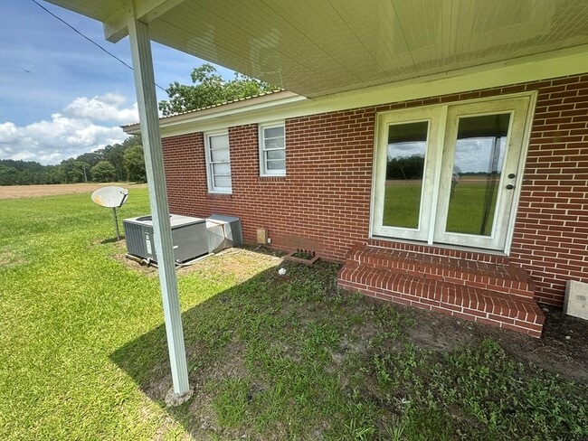 Building Photo - 266 Presley Suber Rd