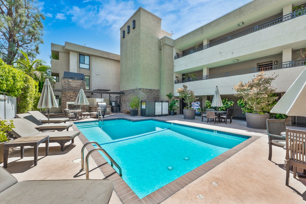 Foto principal - 11640 Woodbridge St