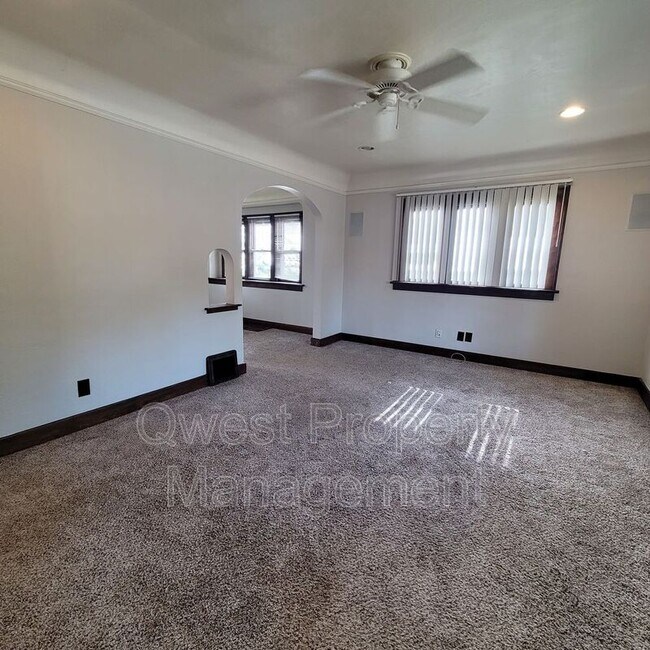 Foto del edificio - 1237 Garfield Ave NW