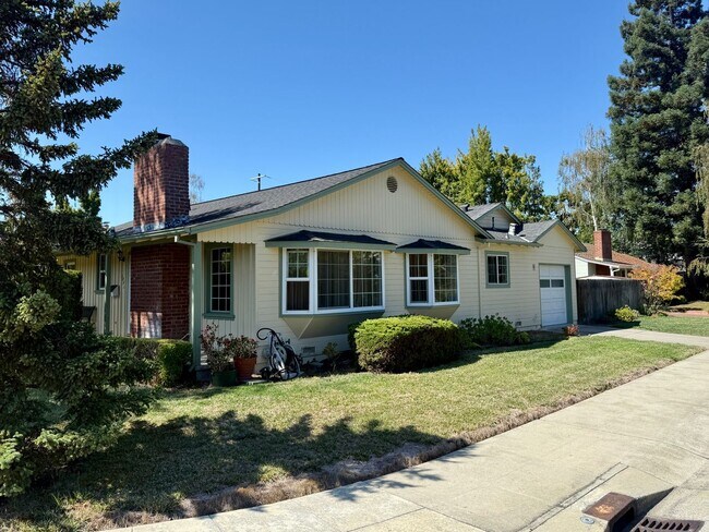 Foto del edificio - Bright and Spacious 3 Bedroom 2 Bath Home ...