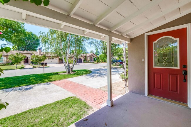 Building Photo - Single Story Gem in Saratoga! Quaint 3 BR 1.5 BA Home Ready for Occupancy with all new Air Condit...