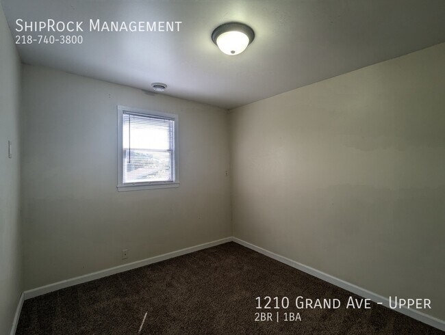 Foto del edificio - 1210 Grand Ave