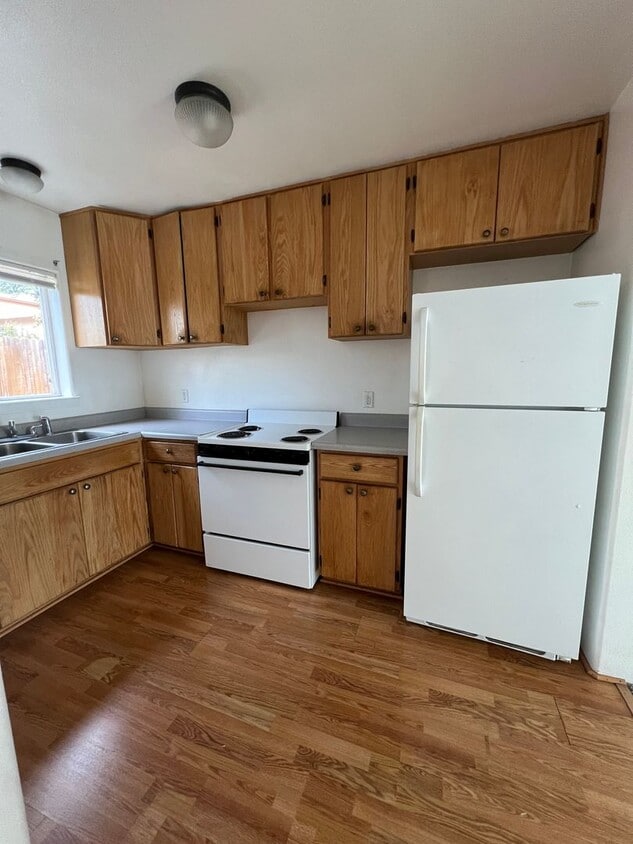 Building Photo - 2 Bedroom, 1.5 Bathroom Townhouse - Close to Oregon Tech and Sky Lakes!